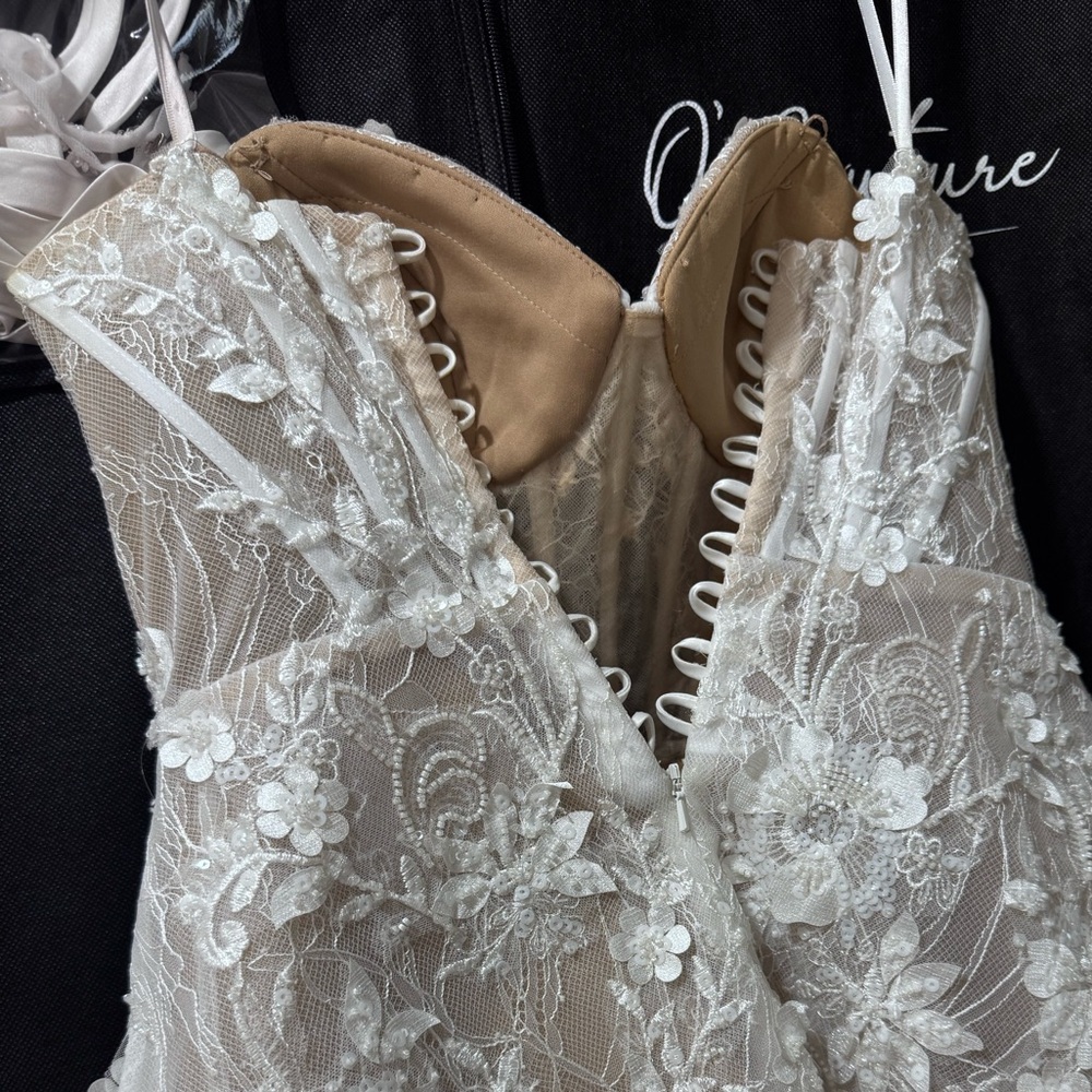ANDREA & LEO Bridal Dress- white size 4 - Picture 8 of 17